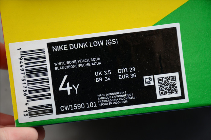 nike dunk low tropical twist cw1590-101