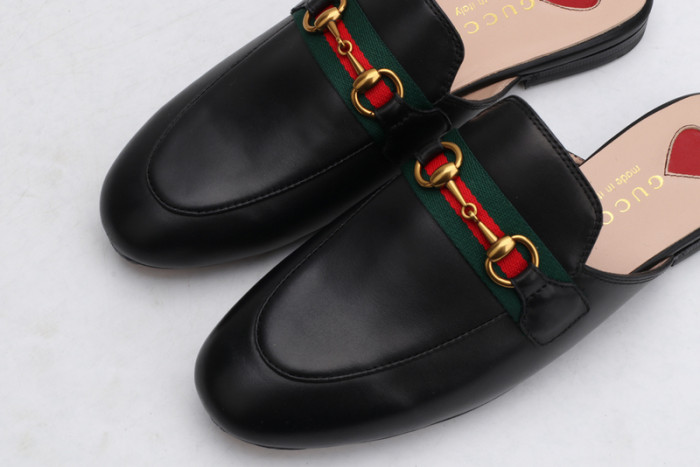 guc loafer