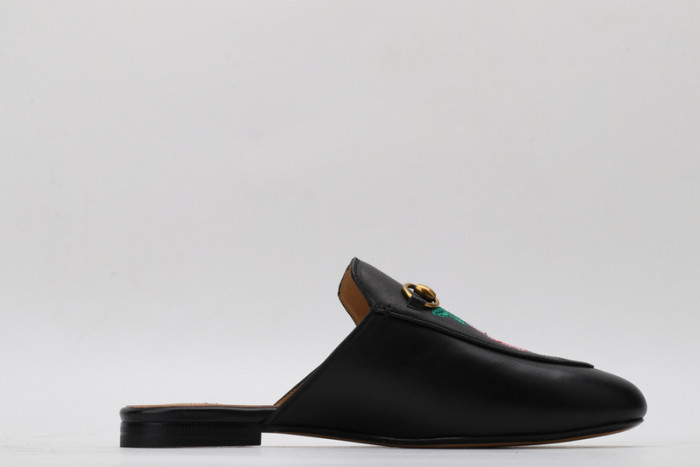 guc loafer