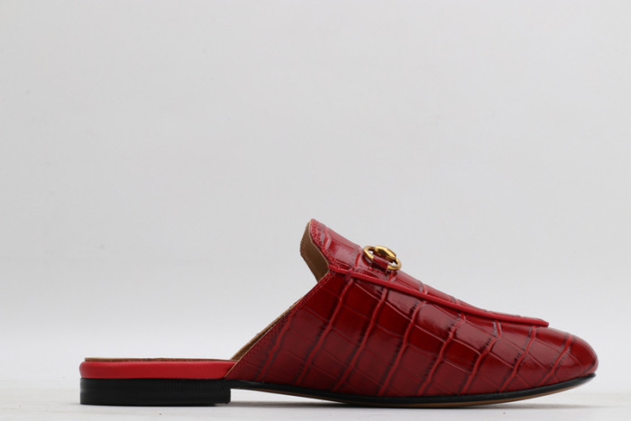 guc loafer