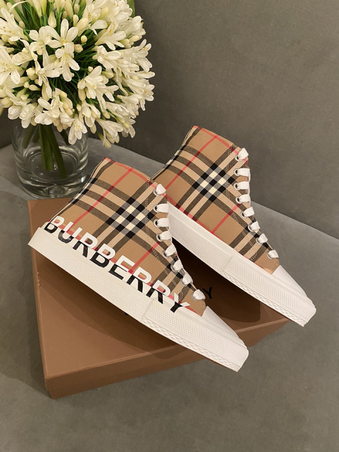 BUBERY SNEAKER