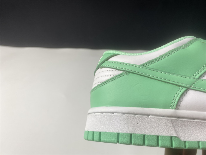 nike dunk low ＂green glow＂dd1503-105