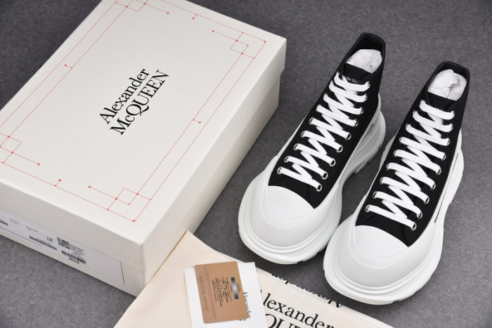 alex mcqu sneakers