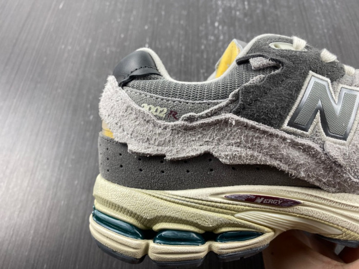 new balance 2002r protection pack rain cloud m2002rda