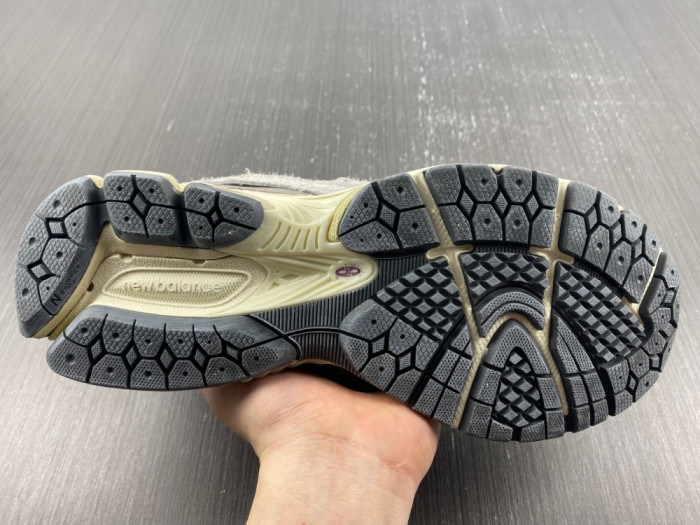 new balance 2002r protection pack rain cloud m2002rda