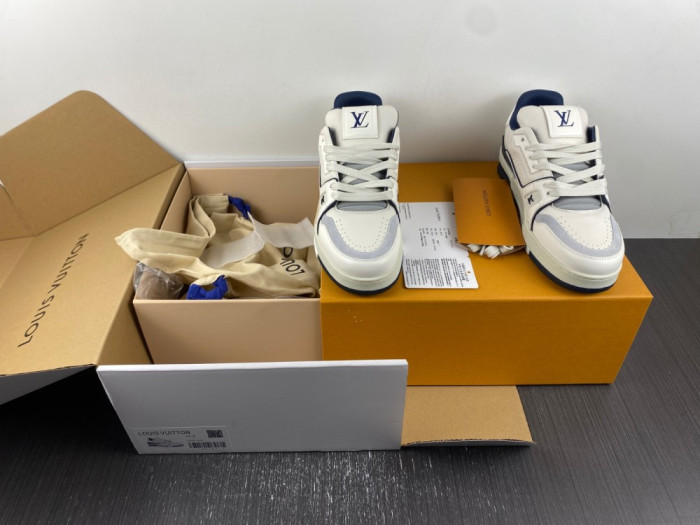 2023 l**is V*t*n lv trainer 25290