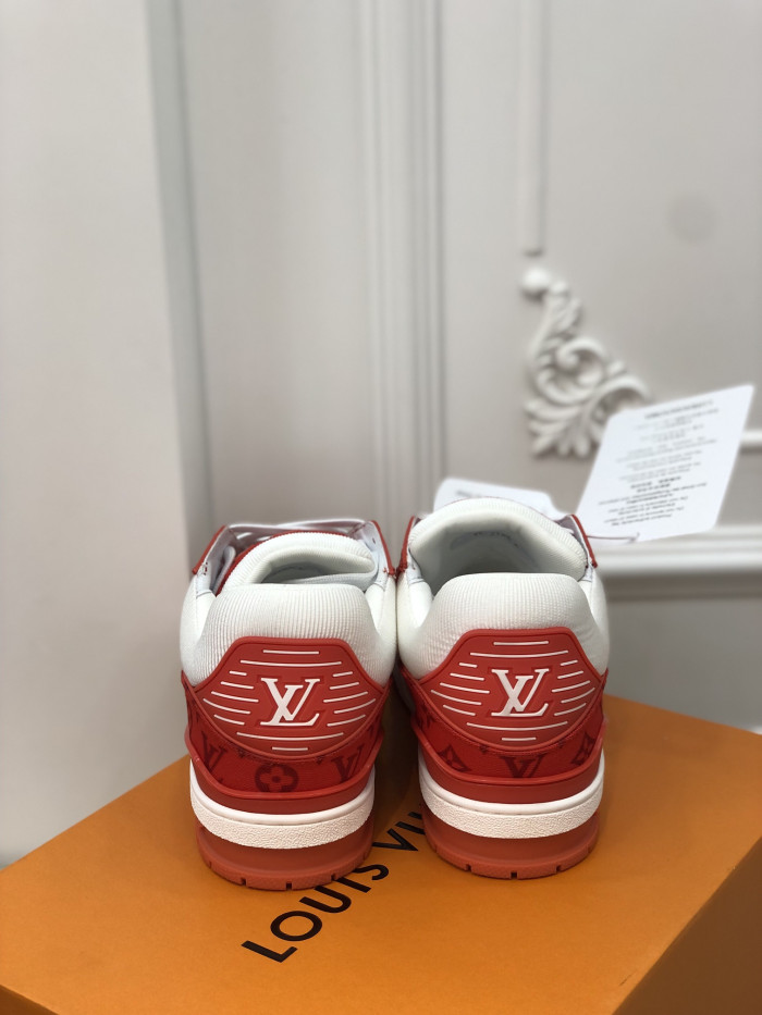 2022 l**is V*t*n lv trainer 2527