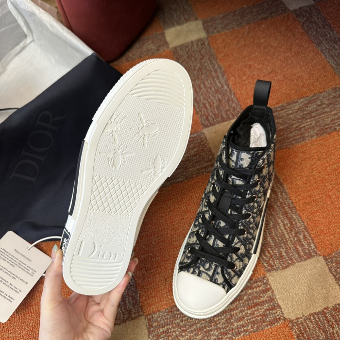 DR B23 HOMME KAWS D06