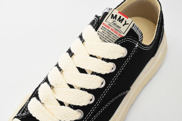 MIHARA YASUHIRO BLACK AND WHITE MY3