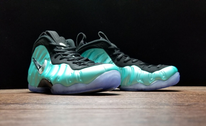 nike air foamposite pro “island green” metallic platinum mens 624041-303