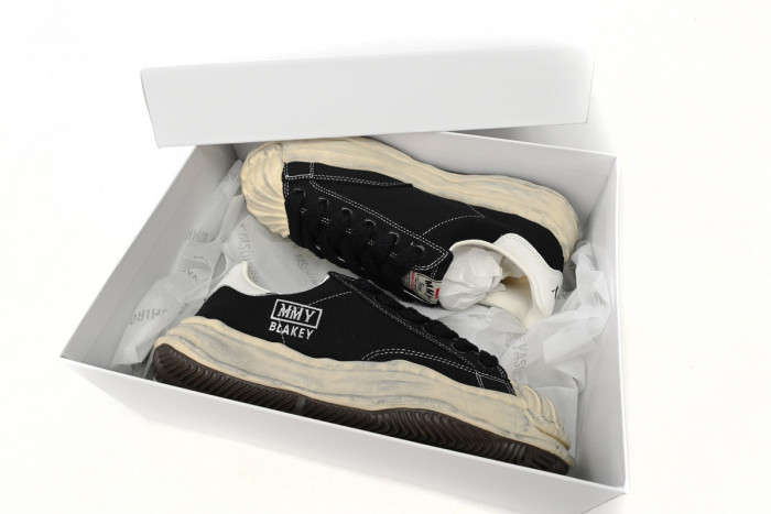 MIHARA YASUHIRO VINTAGE WHITE BLACK MY9
