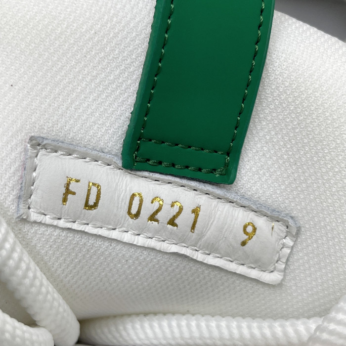 l**is V*t*n skate trainer eu205