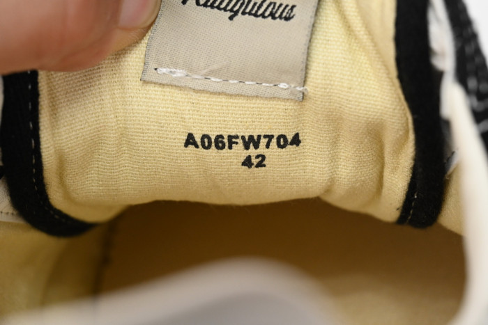 MIHARA YASUHIRO BLACK AND WHITE MY2